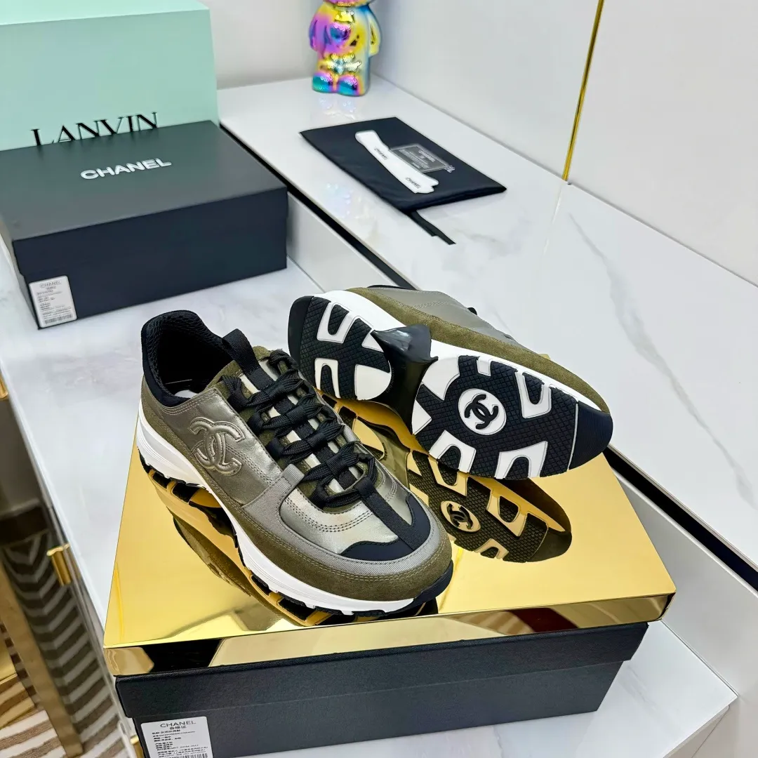 👟👟Ex-factory price 600👟👟High quality! ! ! CHANEL Chanel 25A latest thick-soled casual sports shoes. The counter is synchronized. The counter is very popular. It is a shoe that is very difficult to buy. The most popular thick-soled casual shoes on the Internet. As you can imagine, the most popular thick-soled casual shoes can not be missed. It has both good looks and comfort. Simple and versatile. The thick sole increases the height and is super versatile. Whoever wears it will look better. Upper: cowhide stitching. Lining: breathable mesh. Outsole: TPU original outsole. Size: 35-41 👉